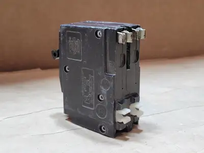 USED SQUARE D QO2100