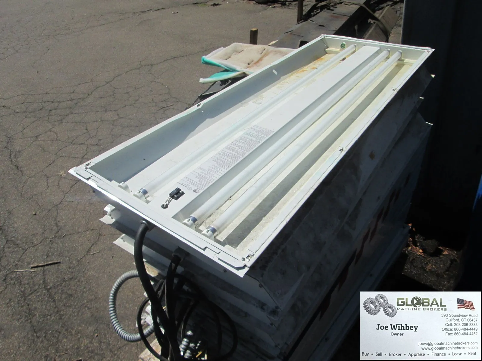 Paint Booth Light Fixture 4ftx18" LABW-I4T5-D12 4-Tube 120v