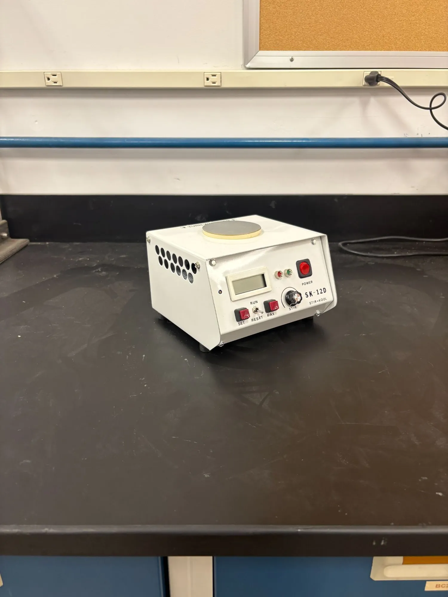 Used THERMOELECTRICS UNLIMITED INC. SK-12D-1 Magnetic Stirrer with Hot Plate South Carolina US | ESS Industrial Equipment Sales #1704328