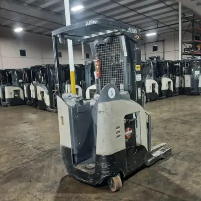 USED 2019 CROWN RR5725-45