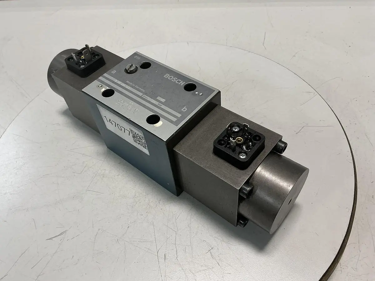 USED BOSCH 0 811 404 843