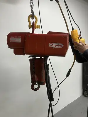 Dayton 1/2 ton Hoist