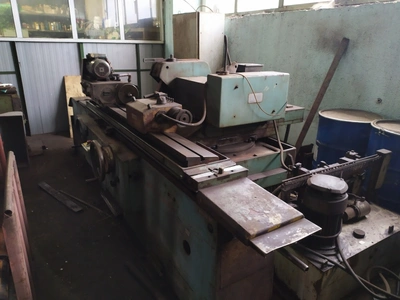 TOS Hostivař Cylindrical Grinder, in good working condition, visible under power