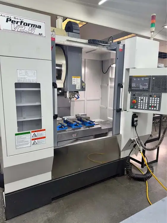 Used 2022 AKIRA SEIKI V2.5 XP Vertical Machining Centers Ohio US | Toolquip, Inc. #1307444