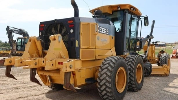USED 2013 Deere 672GP