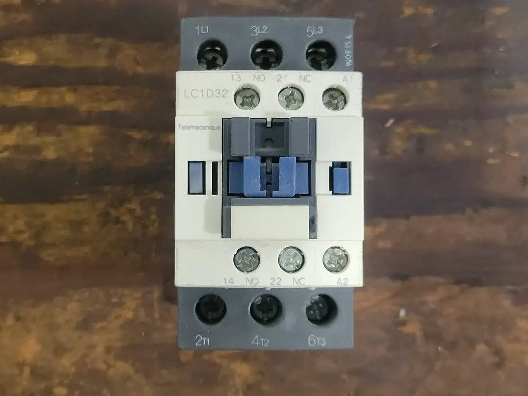 USED TELEMECANIQUE LC1D32