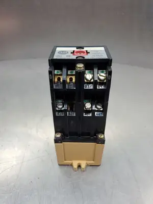 USED Allen-Bradley 700-P000A1 Ser B AC Relay