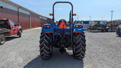 USED 2011 NEW HOLLAND T4.75