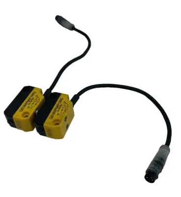 NEW BANNER ENGINEERING QS18VP6AF100Q PHOTOELECTRIC SENSOR LOT OF 2