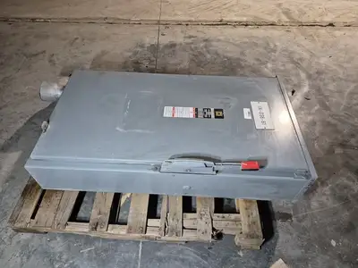 USED SQUARE D CH365R