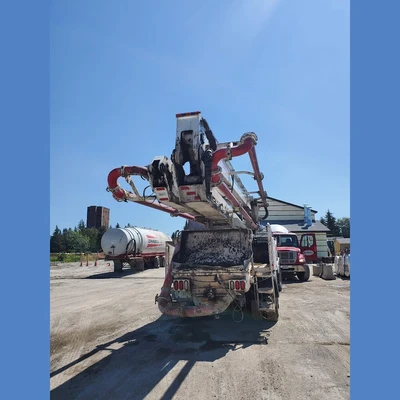 Mack 688S Concrete Pump Truck