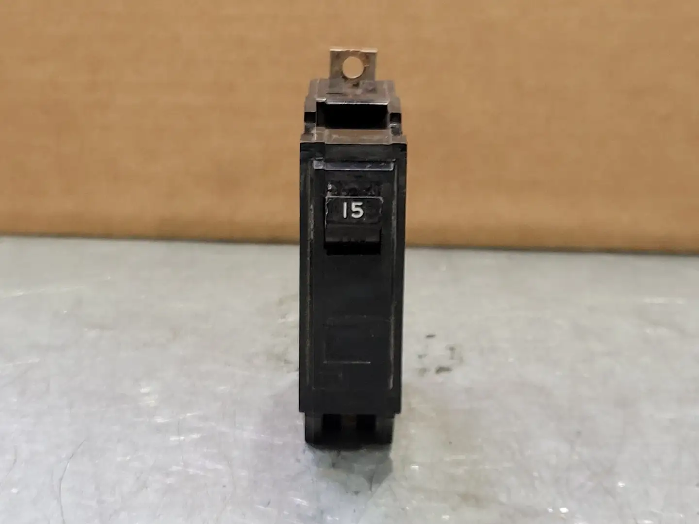 15 Amp, 1 Pole, 120/240 volts Circuit Breaker