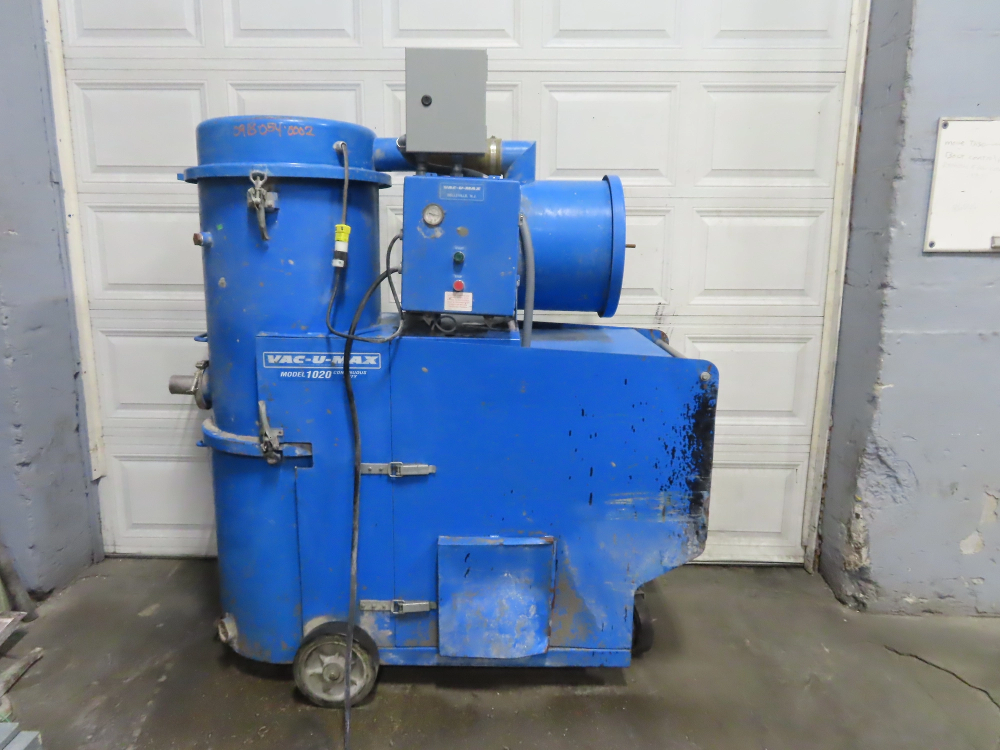 Vac-U-Max Model 1020 Continuous Duty Vacuum Provider