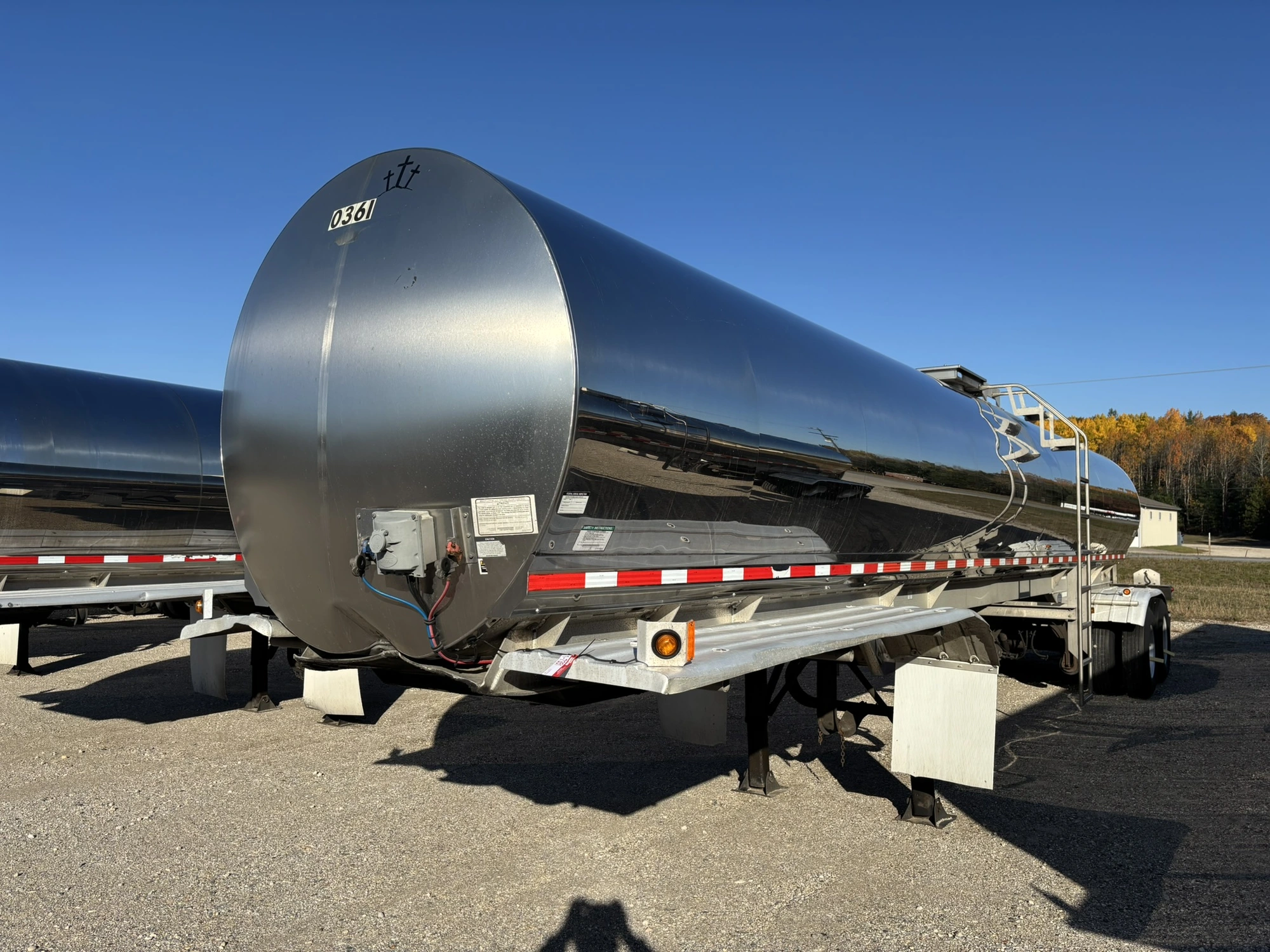 Used 2017 WALKER MILK TANKER TRAILER Liquid Supply Trailers Michigan US | Miedema Asset Management Group #1709458
