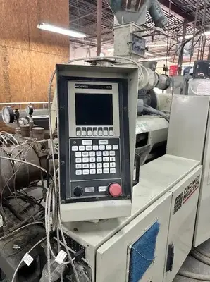 USED 1997 CINCINNATI MILACRON CM-55