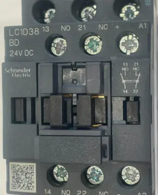 NEW SCHNEIDER ELECTRIC LC1D38BD CONTACTOR 3 POLE 24VDC