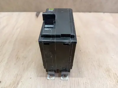 Used SQUARE D QOB240 Switchgears British Columbia CA | Lenmark #1438404