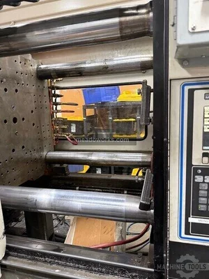 Used 1995 CINCINNATI MILACRON VT300-29 Injection Molding Machines Illinois US | Meadoworks #1492187