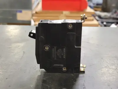 USED SQUARE D QOB120