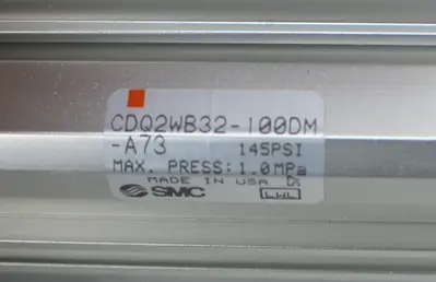 NEW SMC CDQ2WB32-100DM-A73