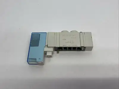 Used SMC Solenoid Valve 4/5-Port 0.15~0.7MPa Solenoid Valves Michigan US | Maverick Industrial Sales #1397548