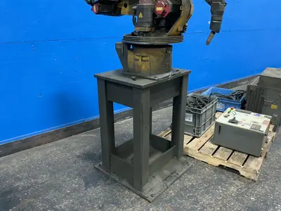 Used 2006 FANUC ARC MATE 120IB/10L Robots Ohio US | HGR 24 #1345762