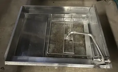 174-0002 Pitco SSH55 and SSHBN55 Battery of 4 Fryers with Middle Dump Station an
