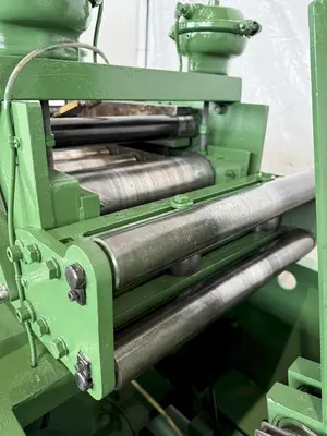 8,000 LB X 18" X .250" REGAL COIL CRADLE & STRAIGHTENER. STOCK #1226924
