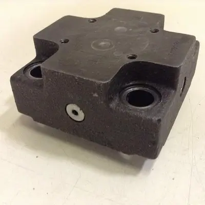 USED VICKERS CVCS25D1S210S19