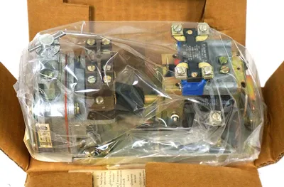 NEW SQUARE D 9050-B0-25E PNEUMATIC TIMING RELAY 120-60/110-50, SER. C, 9050B025E