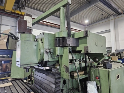 WMW HECKERT CNC Universal Mill, in very good working condition, visible under power