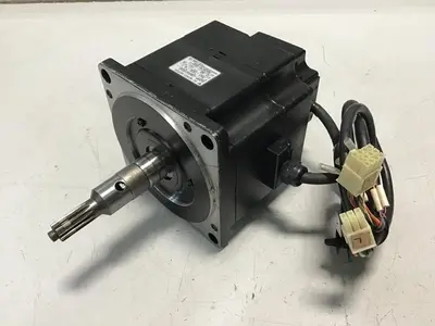 USED YASKAWA SGMP-08AWYR32