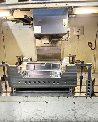 2012 TAKUMI V15 Vertical Machining Centers | CNCsurplus (3)