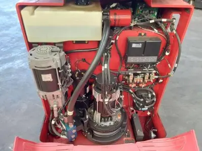 USED 2022 RAYMOND 560-OPC30TT