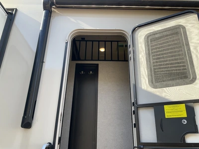 Used 2021 HIGHLAND RIDGE MESA RIDGE Campers, Caravans, Motorhomes Michigan US | Miedema Asset Management Group #1579962
