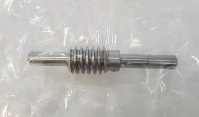 SHAFT WORM CASS PIVOT 32023137B