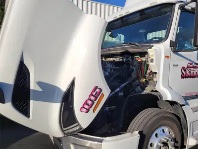 USED 2020 VOLVO VNR64T300