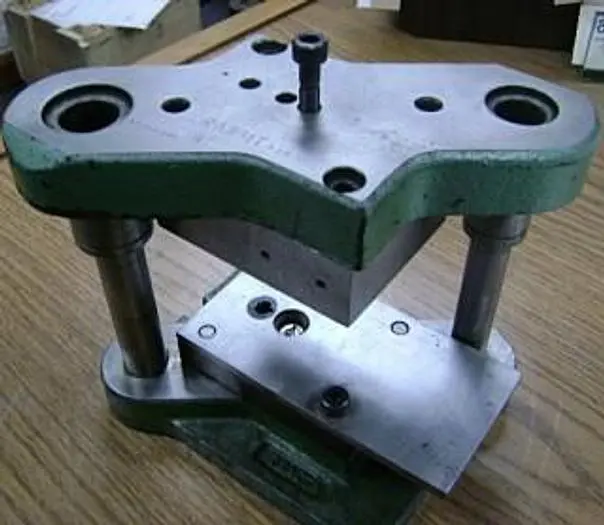 1957-390 Stamping Press Tool and Die Set to Make Small Bunny Rabbit Finding