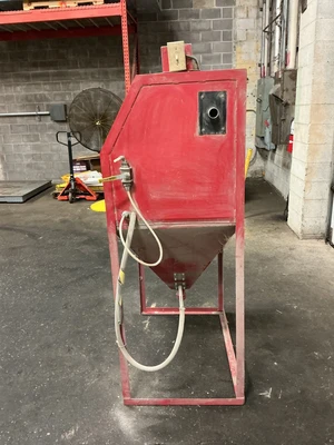 Used WATERLOO _UNKNOWN_ Blast Room (Manual Booth) Ohio US | Equipment Recovery Corp. #1331568