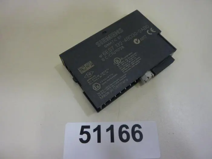 NEW SIEMENS 6ES7 132-4BD30-0AB0