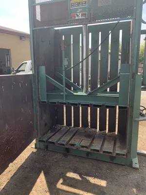 Selco V5-HD Vertical Baler