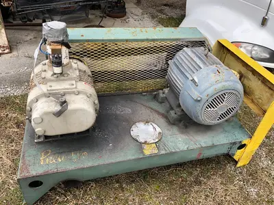 Sprout Waldron 1500 cu ft Vertical SS Mixer