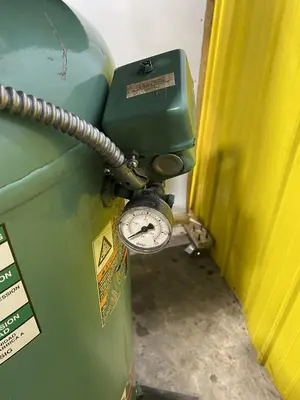7.5 HP SPEEDAIRE MODEL #1WD61 DAYTON VERTICAL AIR COMPRESSOR: STOCK #16557