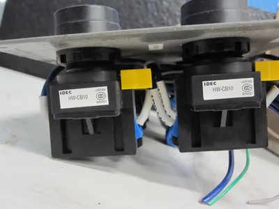 CNC OPERATOR INPUT BUTTON PANEL WITH IDEC KEYS AND BUTTONS