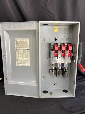 LOT OF VARIOUS ELECTRIC DISCONECTS AND PANAL BOXES