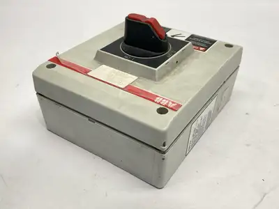 NF16E-3PBJB | ABB  Enclosed Non-Fused Disconnect Switch 16A 3P 600VAC - Used