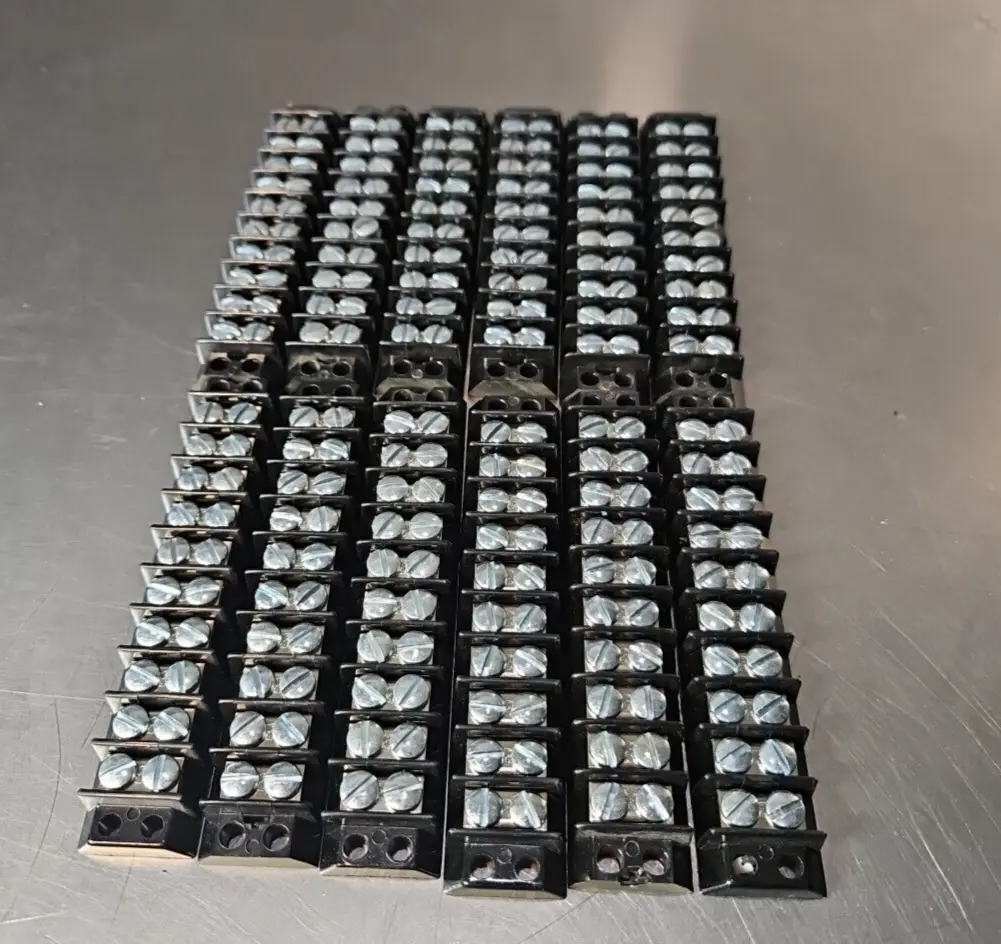 GE CR151D70110 CONNECTOR TERMINAL BLOCKS DOUBLE ROW. Lot of 12. Loc4D30