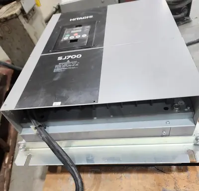 USED HITACHI SJ700-370LFF2