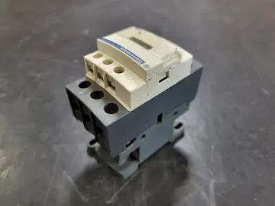 USED TELEMECANIQUE LC1D25F7
