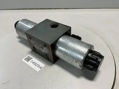 USED REXROTH 4WE10E67-31/CG24N9Z4/T08